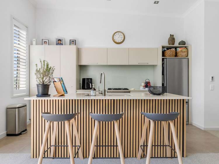 5 Eaves Bush Parade Orewa_3