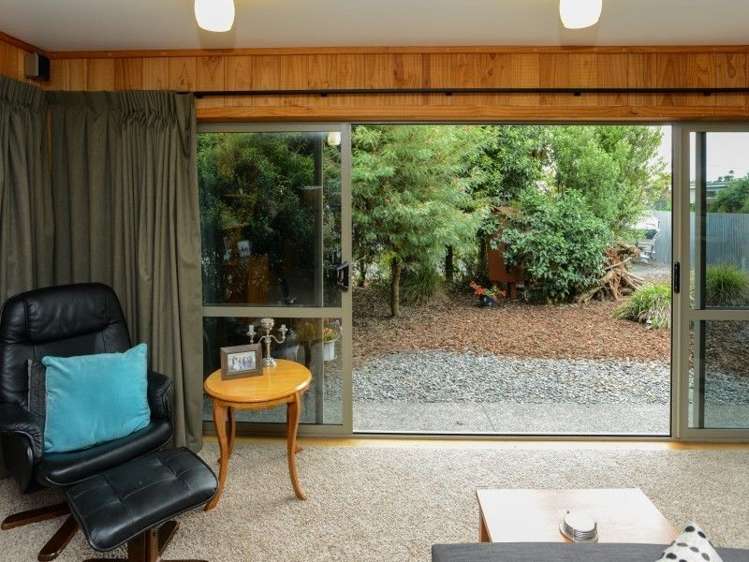 412a Southland Place Raureka_10