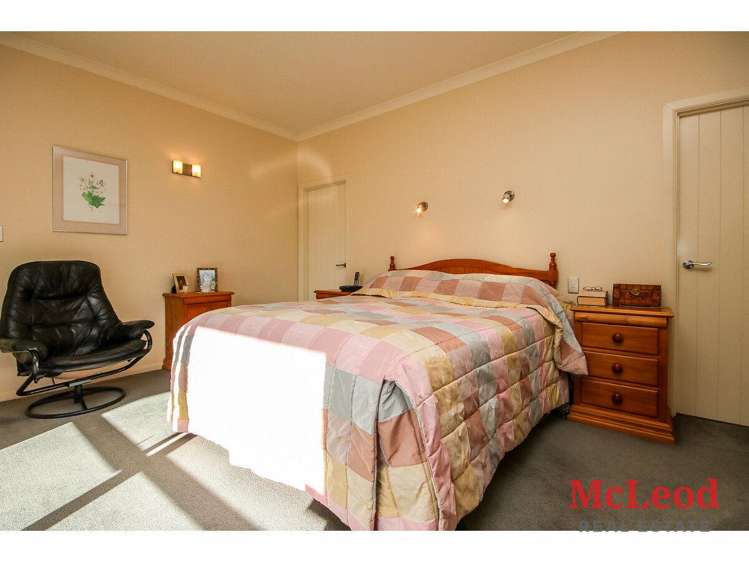 53 Farm Road Allenton_10