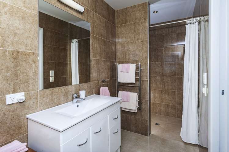 907 Richmond Street Thames_7