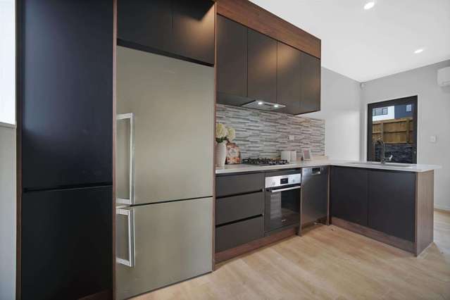 46 Picturesque Drive 10673_3