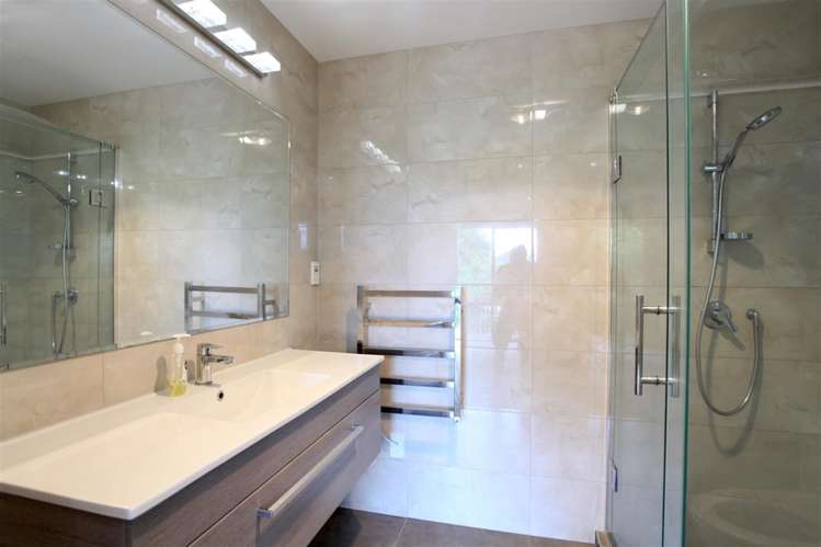 15 Kingsclere Place Goodwood Heights_13