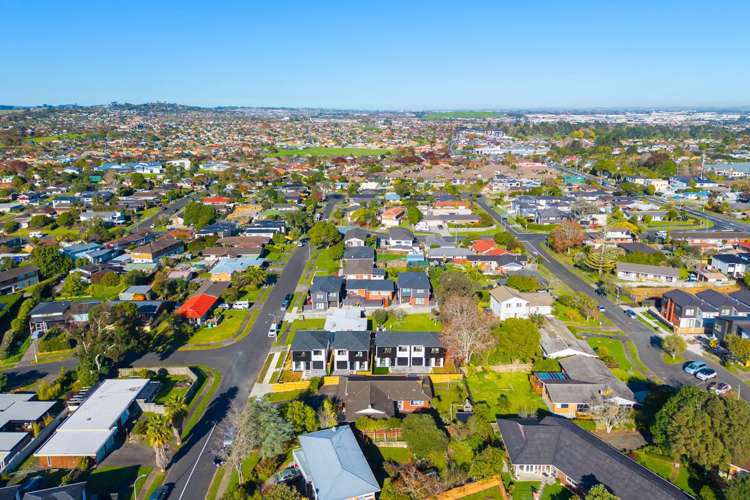 21b Borrowdace Avenue Botany Downs_23