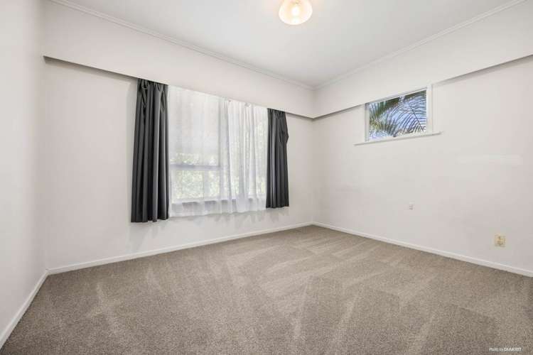 22 Doment Crescent Orewa_13