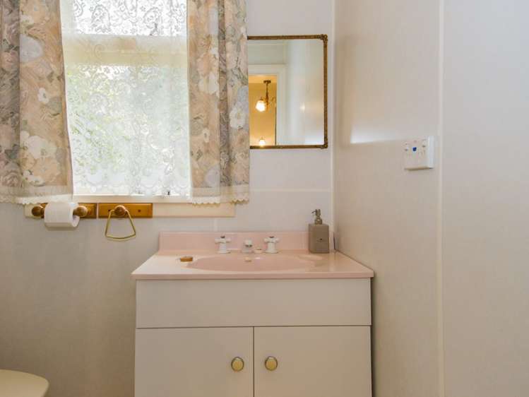 6 Cathedral Road Gore Bay_11