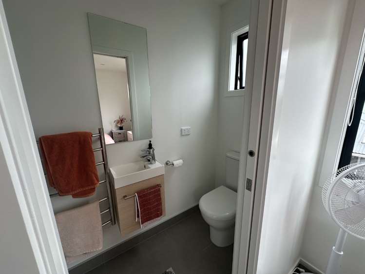 7/12 Enderby Drive Te Atatu Peninsula_9