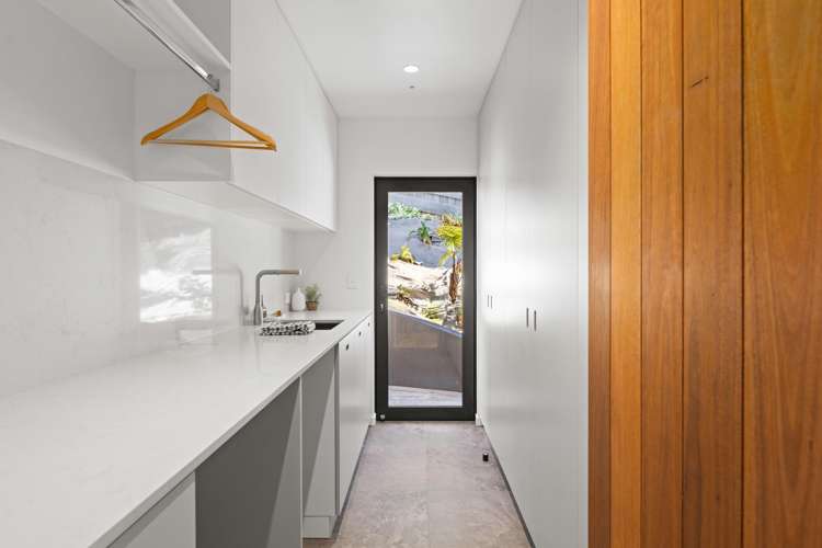 11 Beach Road Akaroa_24