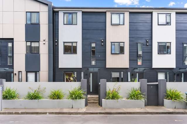 Suite 22/8 Dock Street City Centre_2