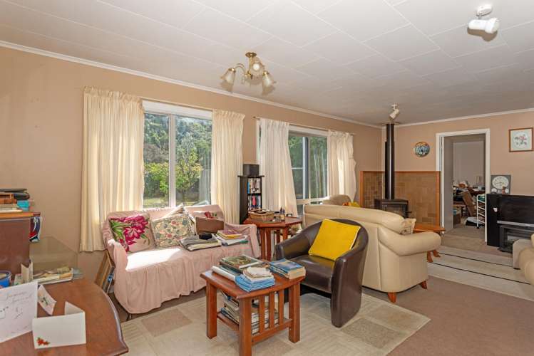 7 Forster Street Tolaga Bay_10
