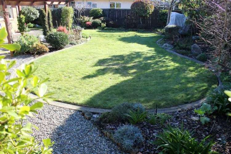 36 Farnham Drive Richmond_17