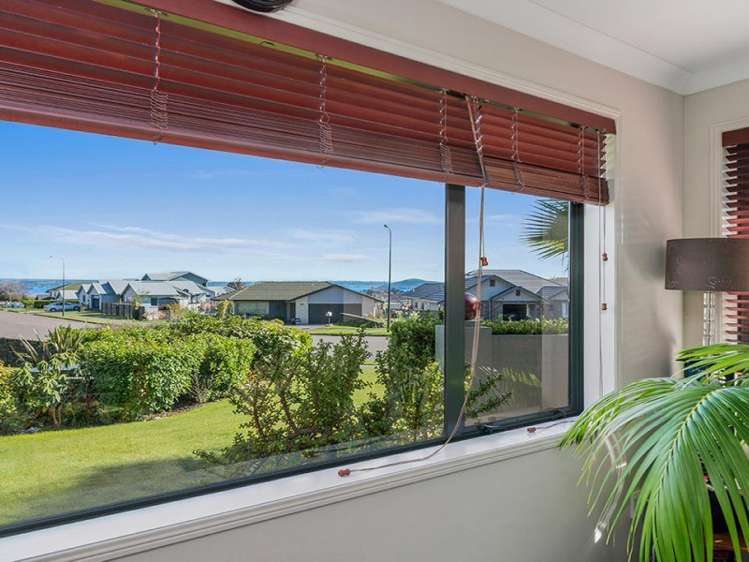 117 Basley Road Owhata_6