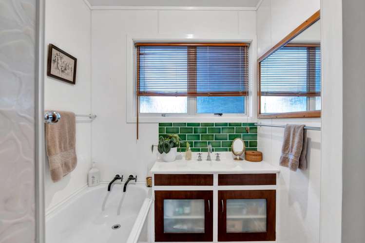 5a Marina Grove Frankleigh Park_17