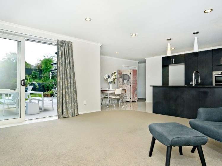 9 Cabourne Drive Glenview_25