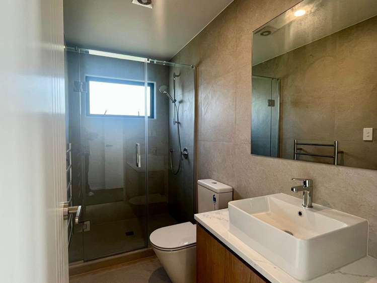 2/44 Sylvan Crescent Te Atatu South_14