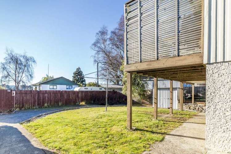 2/160 Spa Road Taupo_11