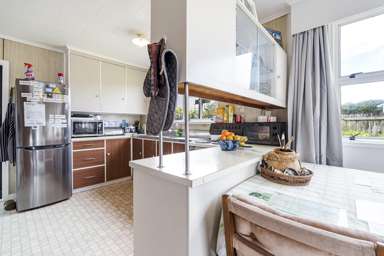 2/137A Ngamotu Road_4