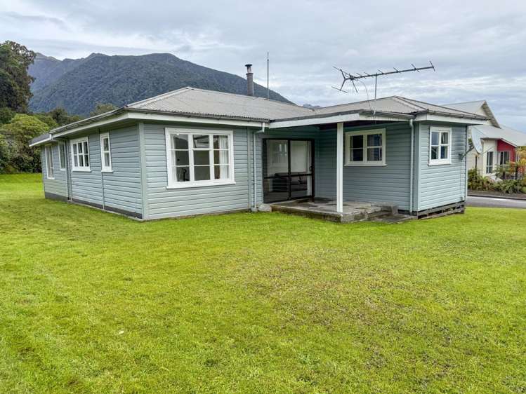 13 Main Road Fox Glacier_0