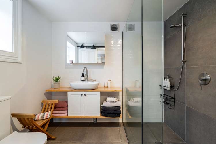 6 Shoal Bay Road Devonport_22