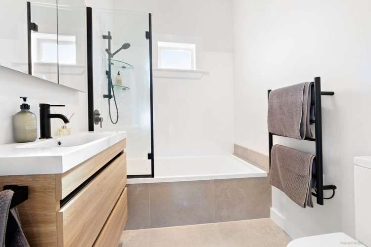 24 Wattle Street New Lynn_13