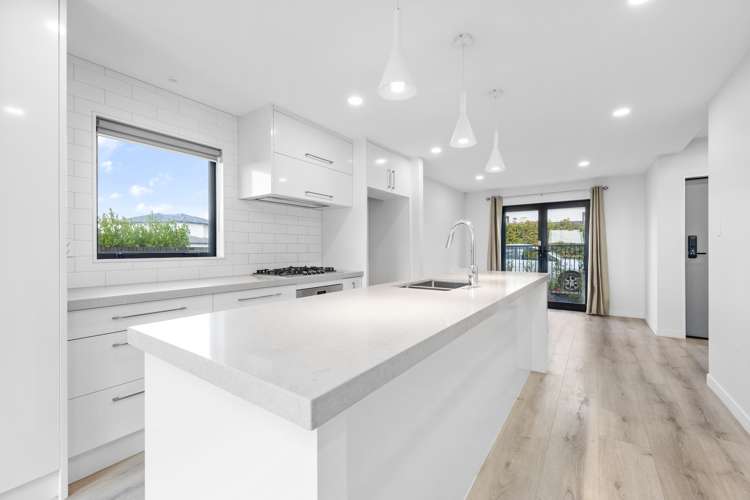 2 Lords Way Silverdale_6