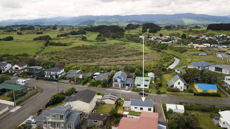 17a Moana Street Otaki Beach_17