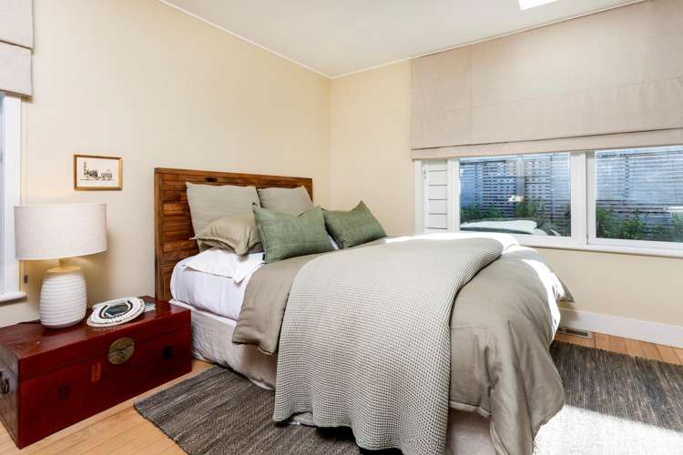 24 Hamana Street Narrow Neck_34