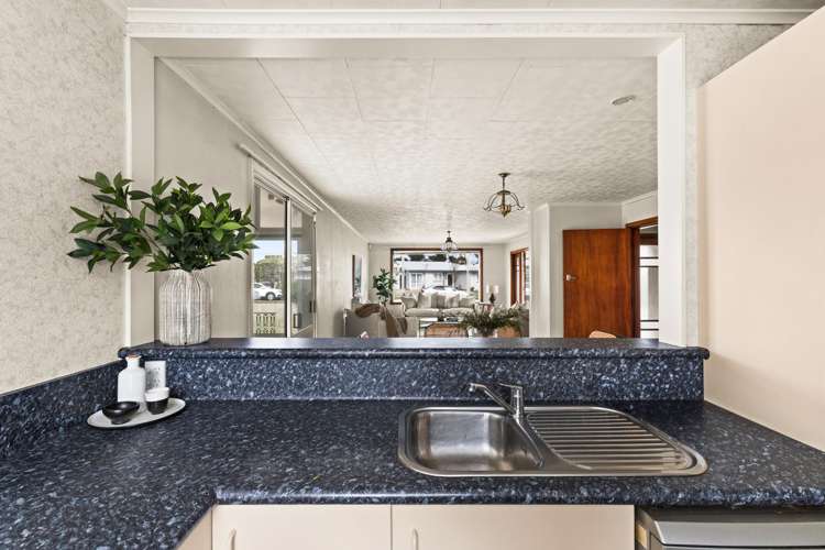 46 Menin Road Onekawa_5