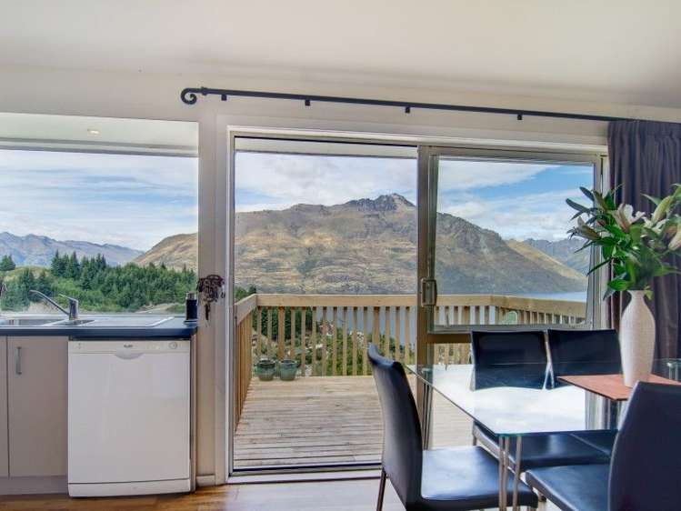 2b Bird Place Fernhill/Sunshine Bay_7