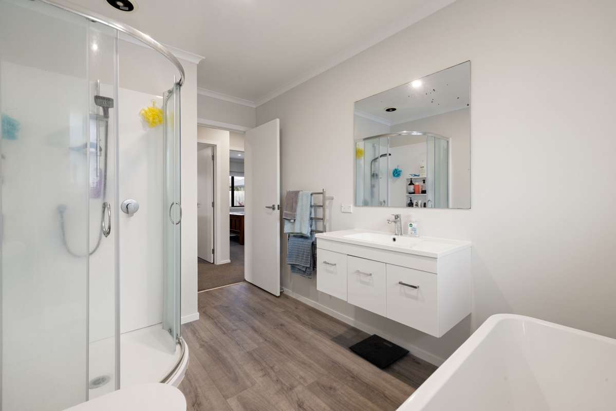 328 Warburton Crescent_4