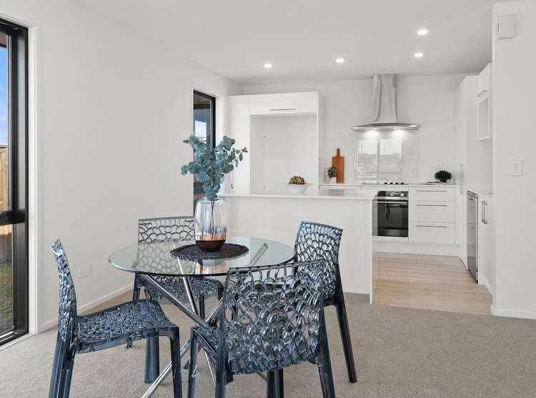 27 Stackwood Avenue Woodend_1