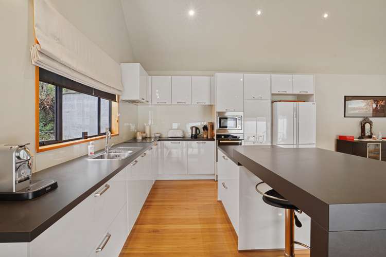 462 Marine Drive Charteris Bay_6