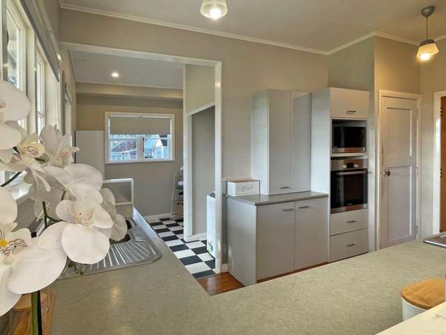 16 Churchill Street 11640_2