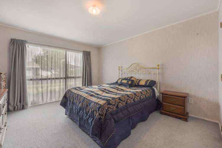 1/12 Stead Crescent Stoke_12