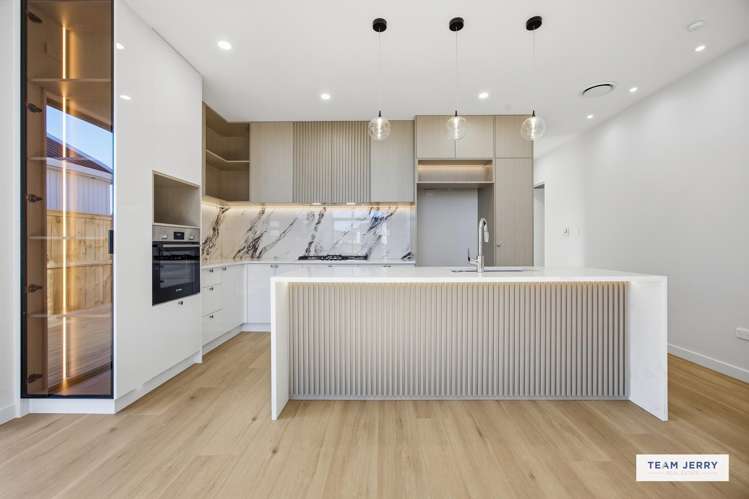 16 Tuwai Crescent_1