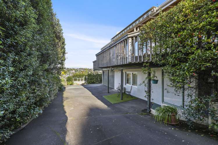 13 Colmar Road Mellons Bay_27