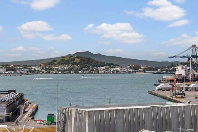 Super Bargain & Stunning Seaview 3 Bed Living