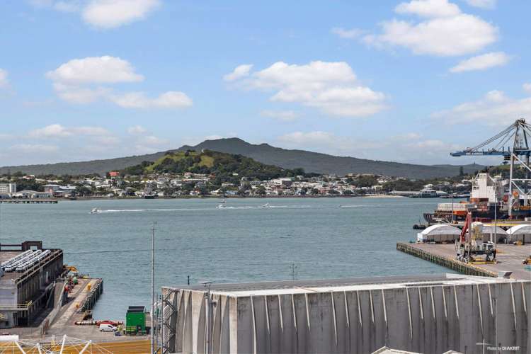 1404/18 Beach Road_0