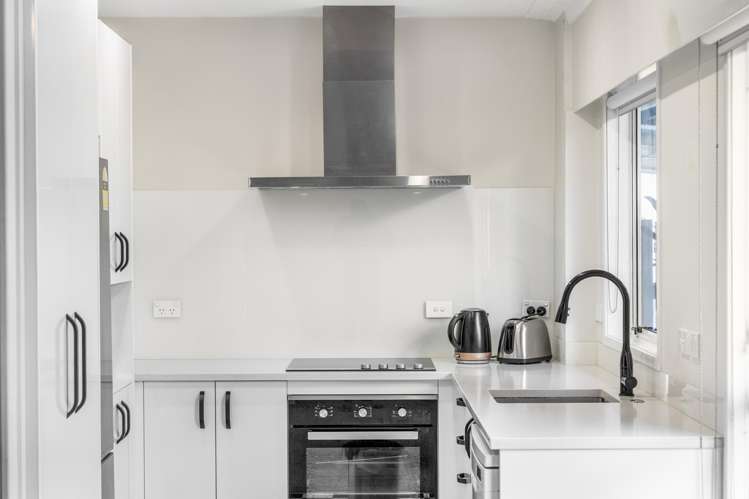 7/11 Alcock Street Mount Wellington_8