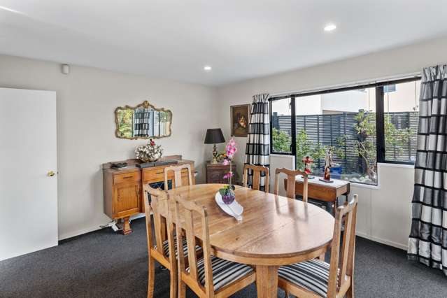 2/128b Mcfaddens Road Saint Albans_2