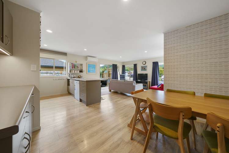 8 Fraser Colman Grove Wainuiomata_9