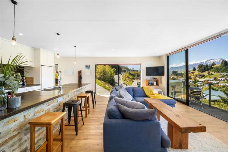 45 Dart Place Fernhill/Sunshine Bay_13