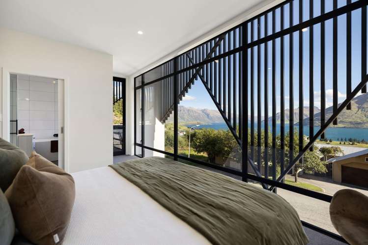 1/14 Vancouver Drive Queenstown Hill_13