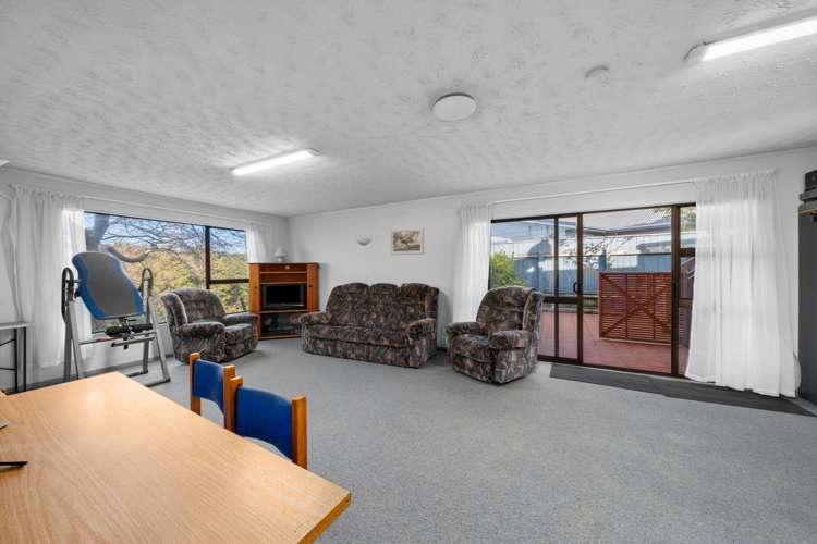6 Wantwood Grove Churton Park_19