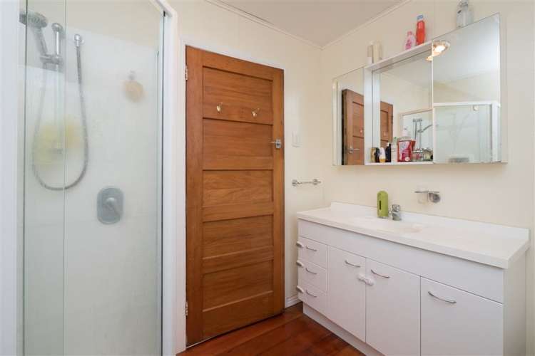2 Collins Street Hawera_12