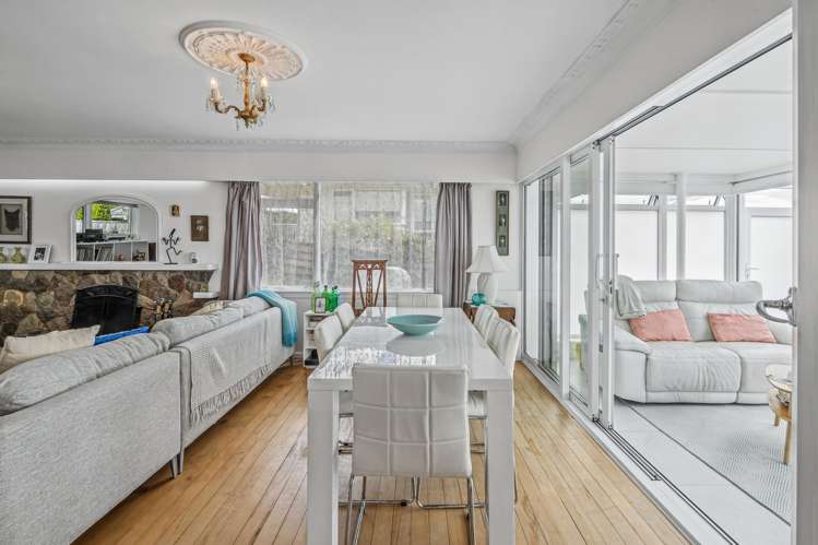 17 Seaview Road Otumoetai_9
