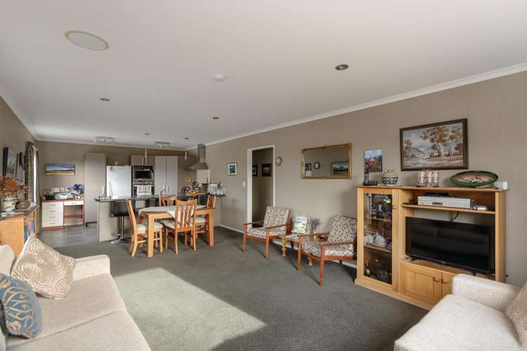 35A Arrow Crescent Holmes Hill_6