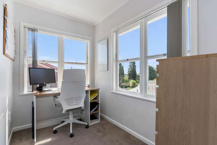 1/219 Glenfield Road Hillcrest_13