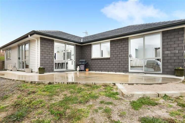 154 Ballintoy Park Drive Welcome Bay_16