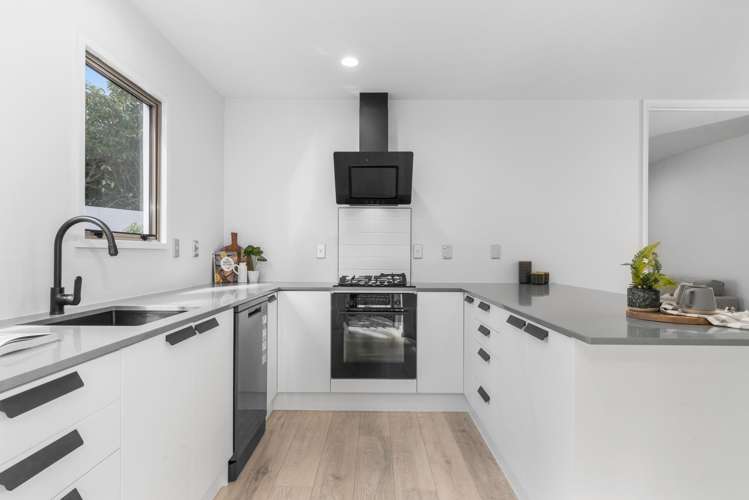 2/37 Poynder Avenue Merivale_5