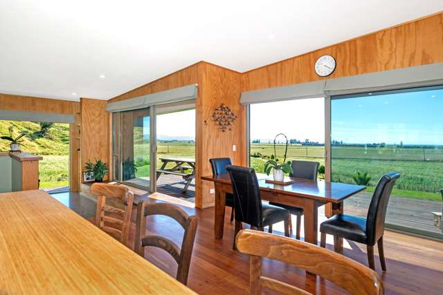 1266 Wharerata Road Muriwai_1